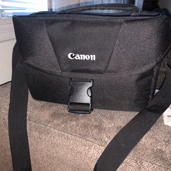 Canon EOS RebelT5 1200D Camera - Picture 3 of 6